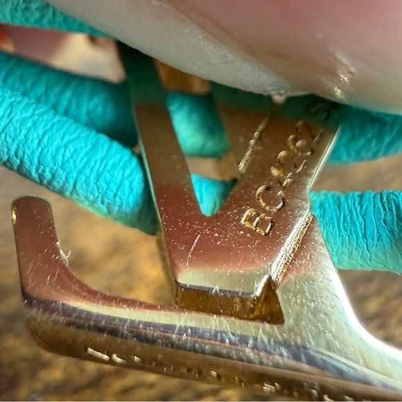 Louis Vuitton Bloom Bracelet - Picture 5 of 7